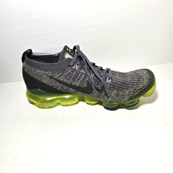 Nike VaporMax Flyknit Men's Gray and Green Running Shoes size 11 - Picture 11 of 16